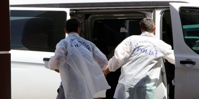 HASTA BAKICI HASTANE MÜDÜRÜNE DÖNER BIÇAĞIYLA SALDIRDI