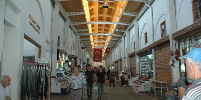 KAHRAMANMARAŞ’TA ESNAFIN YÜZÜ GÜLDÜ