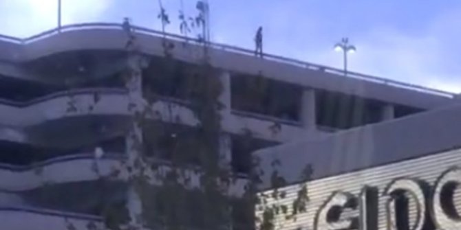 GENÇ KADIN ONLARCA METREDEN ATLADI