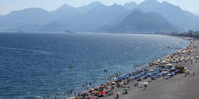 TÜRKİYE'YE GELEN TURİST SAYISI YÜZDE 14,5 ARTTI