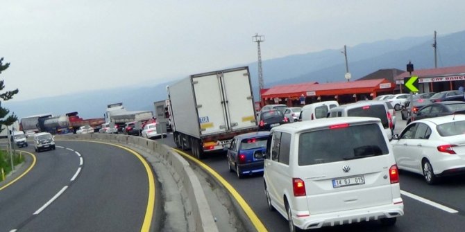 BOLU DAĞI’NDA TRAFİK DURDU