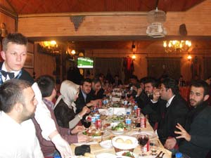 Pakdil, Ak Partili gençlerle