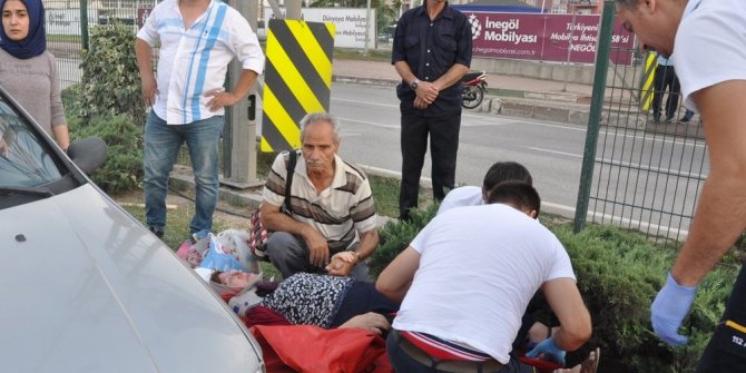 BİR AN OLSUN ELİNİ BIRAKMADI