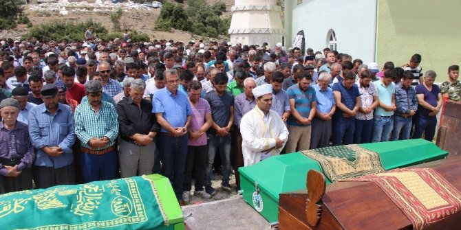 ÜÇ TABUT, DÖRT CENAZE