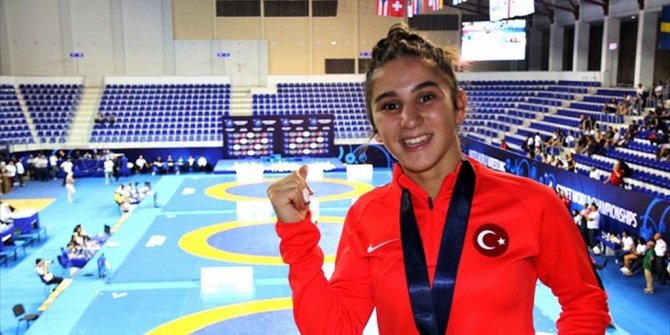 ZEYNEP YETGİL DÜNYA ÜÇÜNCÜSÜ OLDU