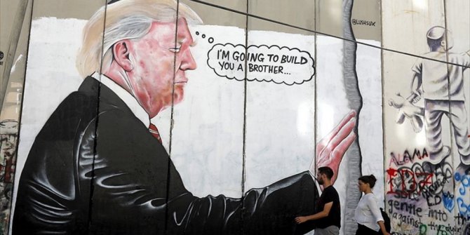 AYRIM DUVARI'NDA TRUMP'A GRAFİTİLİ TEPKİ