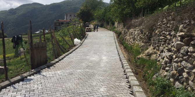 BÜYÜKŞEHİR’DEN ANDIRIN MAHALLELERİNE PARKE