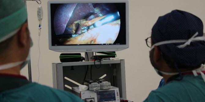 “TEDAVİ EDİLMEYEN REFLÜ KANSERE YOL AÇABİLİR”