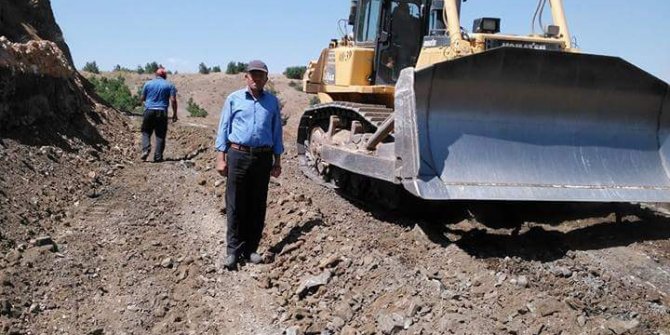 EKİNÖZÜ BELEDİYESİNDEN YOLLAR İÇİN HİZMET ATAĞI