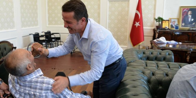 TÜRKOĞLU BELEDİYE BAŞKANI OKUMUŞ’DAN ENGELLİ VATANDAŞLARA TEKERLEKLİ SANDALYE