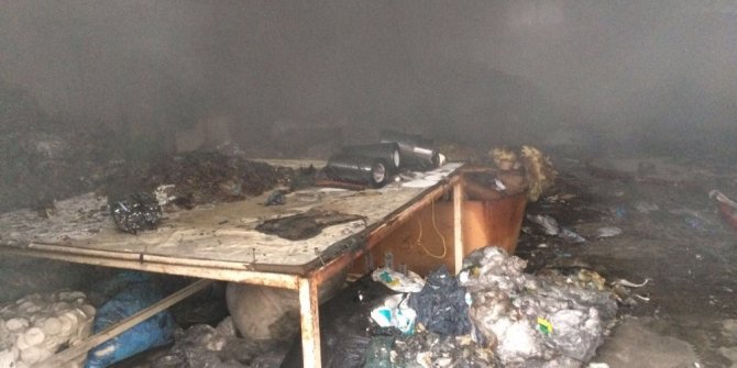 GERİ DÖNÜŞÜM FABRİKASINDA YANGIN