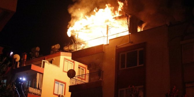 YALNIZ BIRAKILAN ÇOCUK EVİ YAKTI