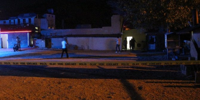 EĞLENCE MEKANINDA SİLAHLI SALDIRI: 1 ÖLÜ, 2 YARALI