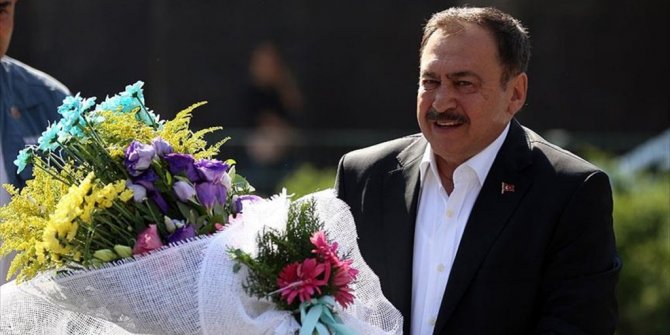 BAKAN EROĞLU'NDAN MÜTEAHHİTLERE UYARI