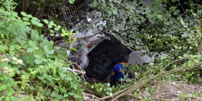 17 KİŞİLİK MİNİBÜSTEN 27 YARALI ÇIKTI