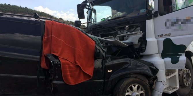 SÜT TANKERİ İLE CİP ÇARPIŞTI: 1 ÖLÜ, 5 YARALI