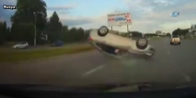 BİR ANLIK DİKKATSİZ KAZAYA NEDEN OLDU