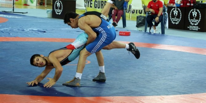 GÜREŞ TURNUVASINDA TÜRKİYE 8 ALTIN MADALYA İLE BİRİNCİ