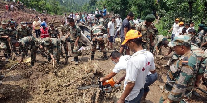 TOPRAK KAYMASI: 46 ÖLÜ