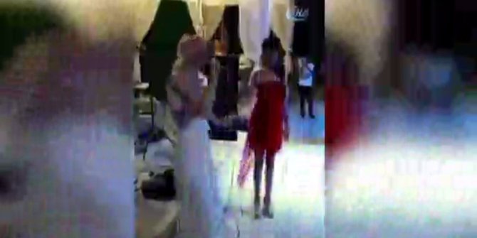 ALEYNA TİLKİ KONYA’DA AMCASININ DÜĞÜNÜNDE ŞARKI SÖYLEDİ