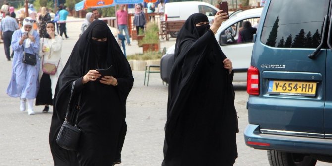 ARAP TURİSTLER ORAYA AKIN EDİYOR