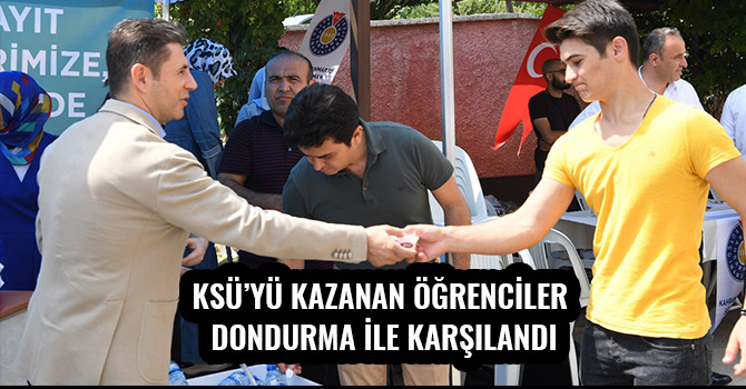 KSÜ’YÜ KAZANAN ÖĞRENCİLER DONDURMA İLE KARŞILANDI