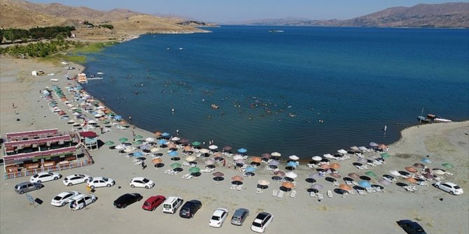 HAZAR GÖLÜ, AKDENİZ VE EGE SAHİLLERİNİ ARATMIYOR