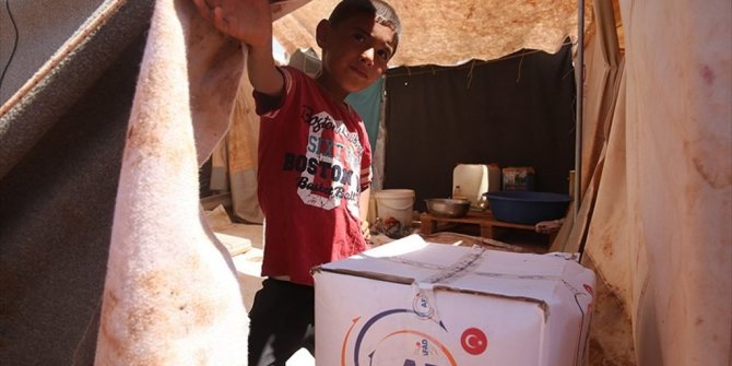 İNSANİ YARDIMLARDA EN CÖMERT ÜLKE TÜRKİYE