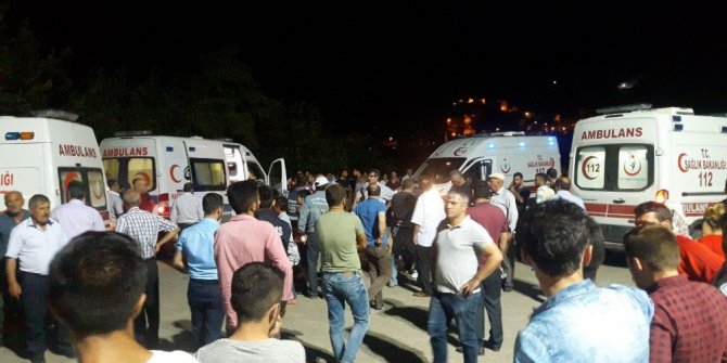 BÖYLE KAZA GÖRÜLMEDİ: 5 KİŞİ ÖLDÜ, 5 KİŞİ YARALANDI