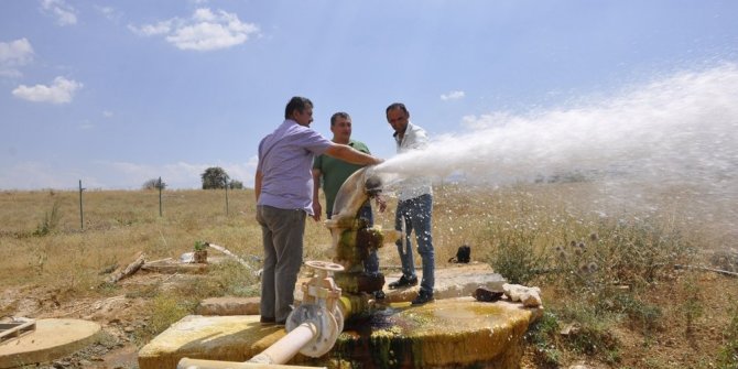 BAHÇESİNDEN TERMAL SU ÇIKTI