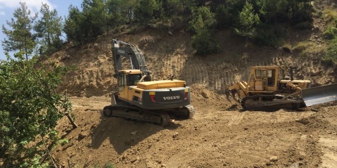 ALANLI-AYVALI YOLUNDA ÇALIŞMALAR DEVAM EDİYOR