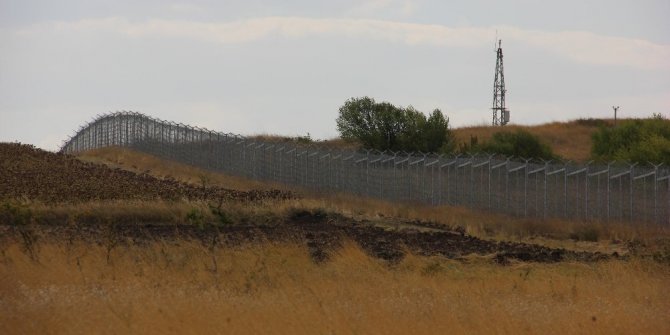 BULGARİSTAN’IN ‘UTANÇ DUVARINA’ TEPKİLER ÇIĞ GİBİ BÜYÜYOR