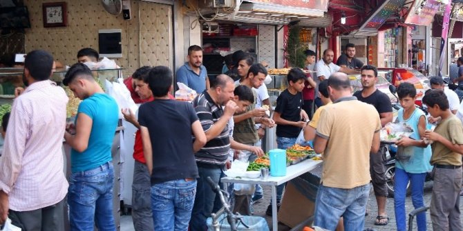 ARAP FAST-FOOD’UNA YOĞUN İLGİ