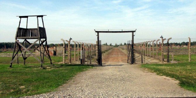 POLONYA ALMANYA'DAN TAZMİNAT TALEP EDİYOR