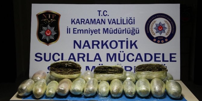 OTOMOBİLİN YAKIT DEPOSUNDAN ESRAR ÇIKTI