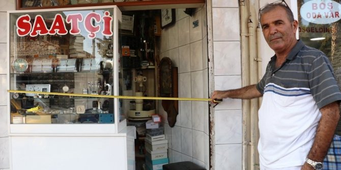 2 METREKARELİK DÜKKANLA 4 NÜFUSA BAKIYOR