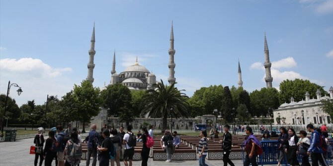 TÜRKİYE'YE GELEN TURİST SAYISI YÜZDE 46 ARTTI