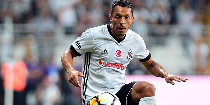 BEŞİKTAŞ’TA ADRİANO ŞOKU