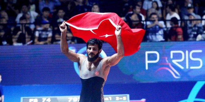 SONER DEMİRTAŞ’TAN BRONZ MADALYA