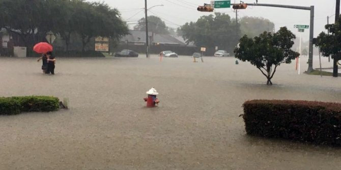 ABD’Yİ KASIRGA VURDU: ELEKTRİK VE GIDA SIKINTISI BAŞLADI