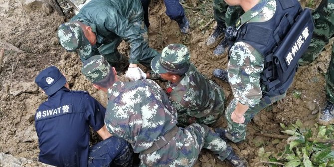 ÇİN’DE TOPRAK KAYMASI: 2 ÖLÜ, 25 KAYIP