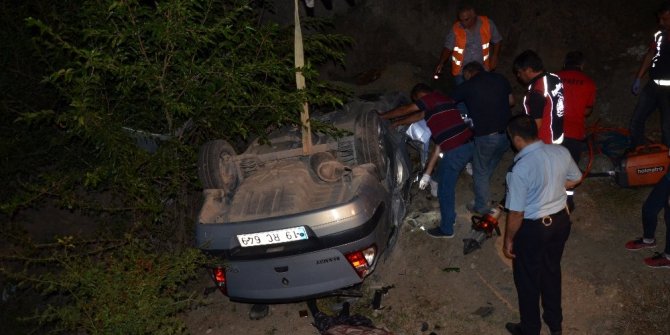 KORKUNÇ KAZA: 3 KİŞİ ÖLDÜ, 4 KİŞİ YARALI