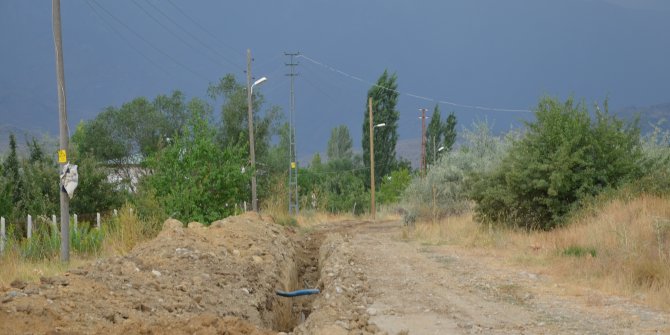 GÖKSUN KAMIŞÇIK’TA İÇME SUYU ŞEBEKESİ YENİLENİYOR