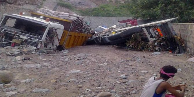 YEMEN’DE SEL FELAKETİ: 10 ÖLÜ