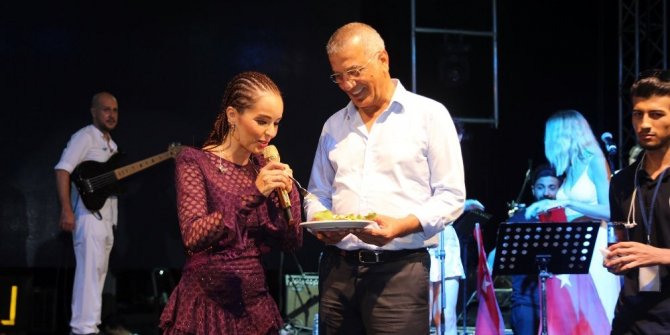 BENGÜ’YE TANTUNİ VE ŞALGAM SÜRPRİZİ