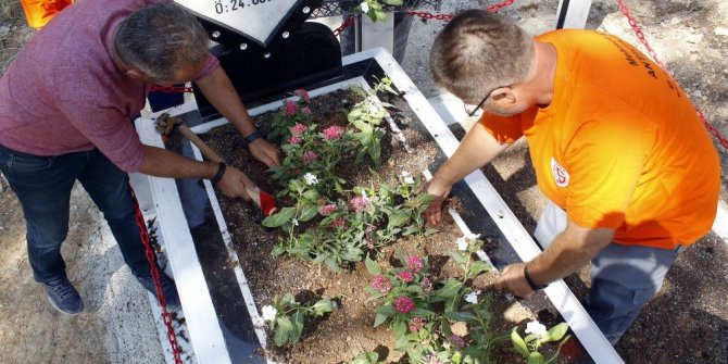 ’ÖLÜDEN PARA MI KAZANILIR’ ELEŞTİRİLERİNE ALDIRMADI, 800 MÜŞTERİ KAZANDI