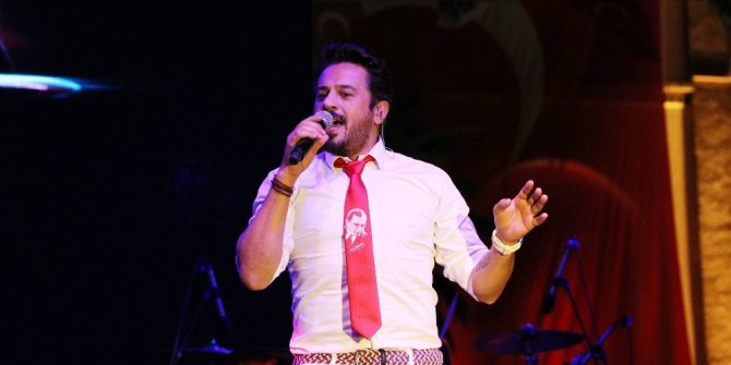 30 AĞUSTOS’TA EMRE ALTUĞ COŞKUSU