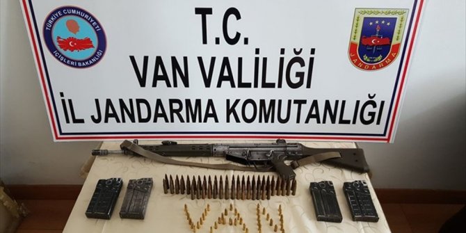 VAN'DA BİR EVDE G-3 PİYADE TÜFEĞİ ELE GEÇİRİLDİ