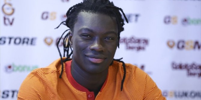 'FENERBAHÇE VE BEŞİKTAŞ'TAN TEKLİF ALDIM'