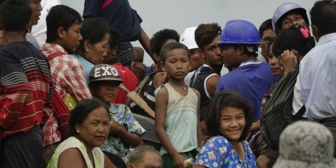 ARAKAN’DA 400 KİŞİ DAHA HAYATINI KAYBETTİ